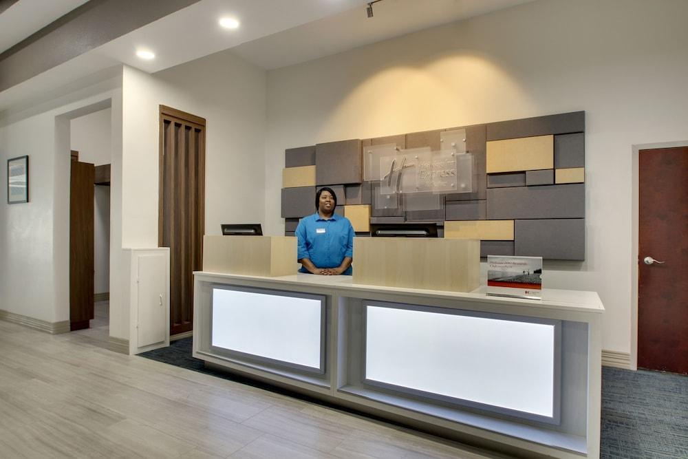 Holiday Inn Express & Suites Laurel By Ihg Exterior photo