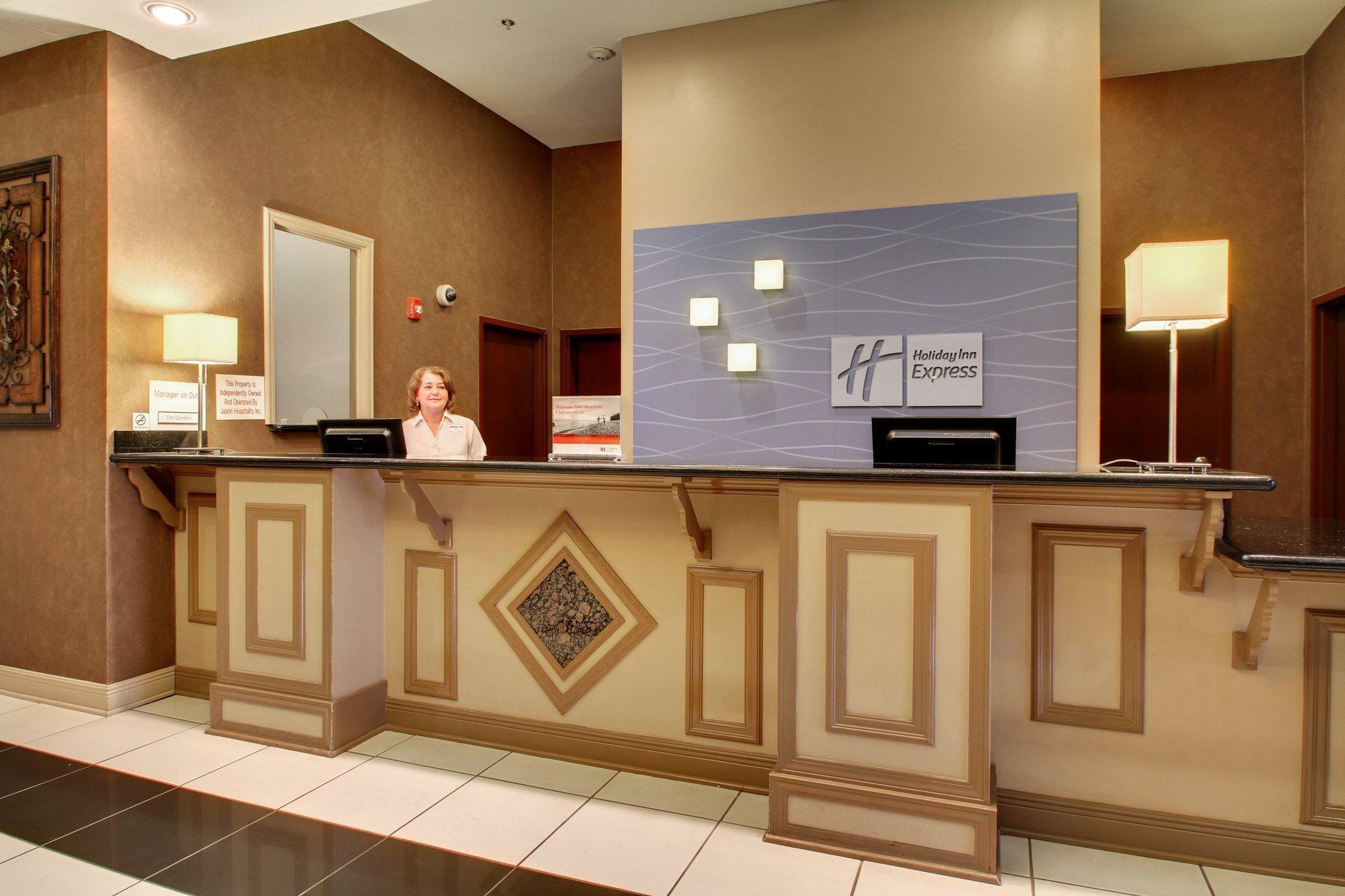 Holiday Inn Express & Suites Laurel By Ihg Exterior photo