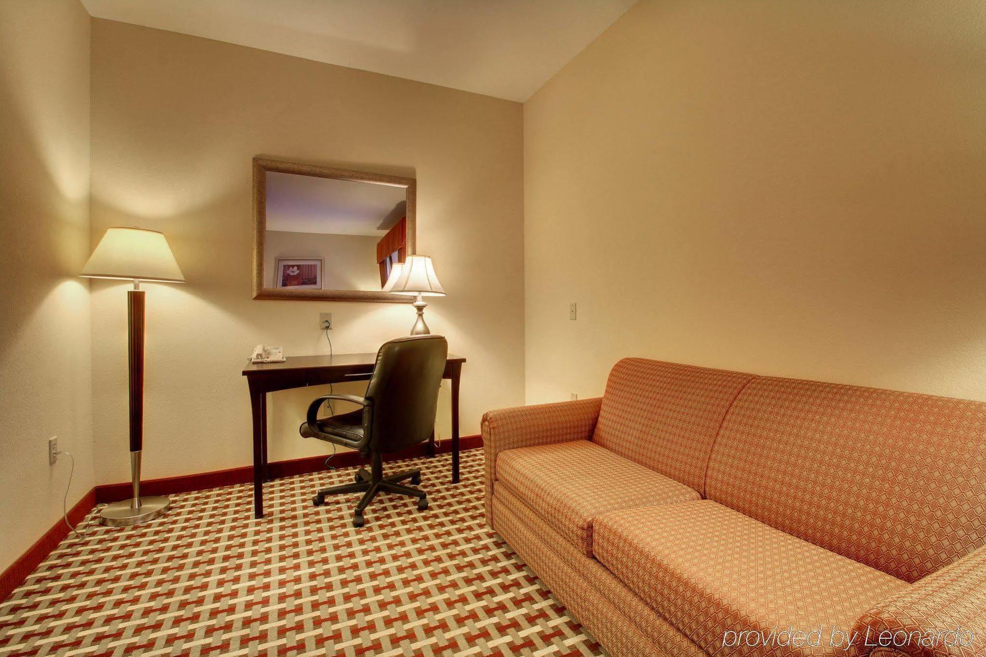 Holiday Inn Express & Suites Laurel By Ihg Exterior photo